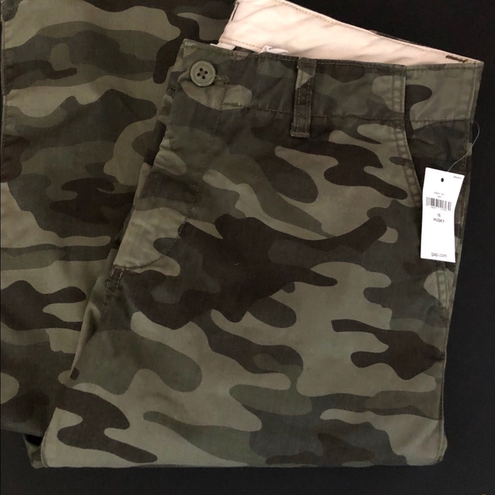 Boys pants, size 16 husky, never worn